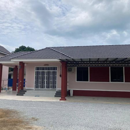 Zana Homestay Pasir Puteh Extérieur photo